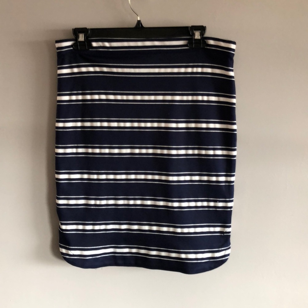 Max studio navy and white stripped skirt